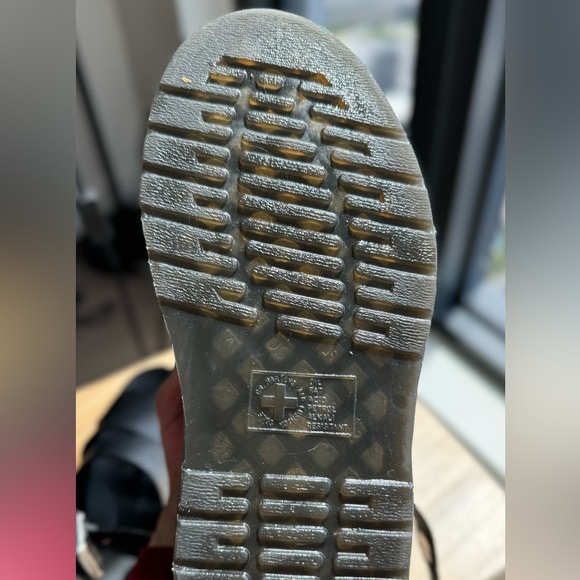 Dr. MARTENS SANDAL - Picture 4 of 11